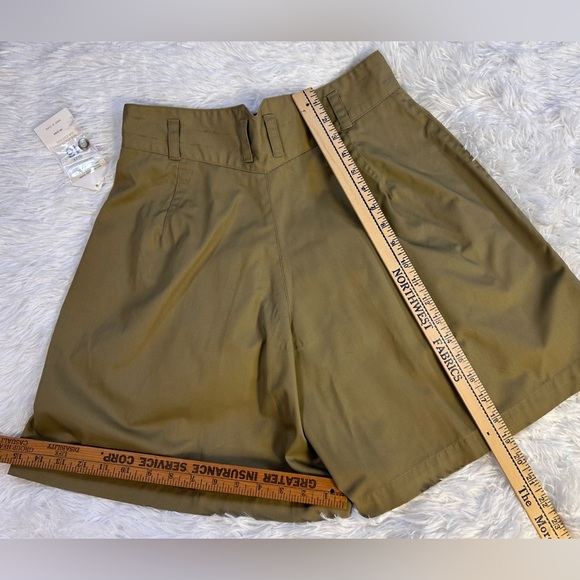 NWT Vintage BLUE CABANA Women’s Khaki High Waist Pleated Bermuda Shorts j14 - Picture 7 of 7